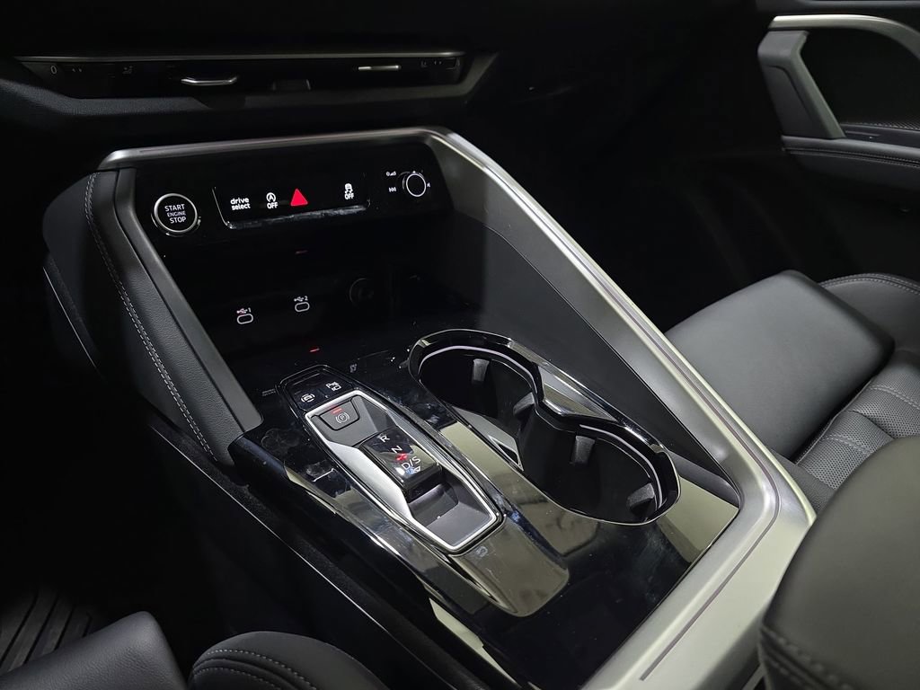 Certified 2025 Audi Q5 Prestige image 27