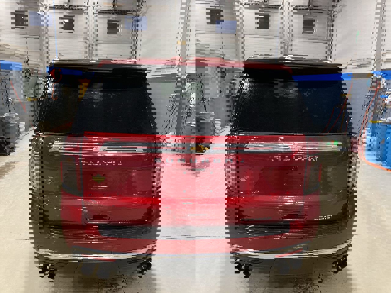 Used 2021 Chevrolet Suburban Premier w/ Premium Package image 6