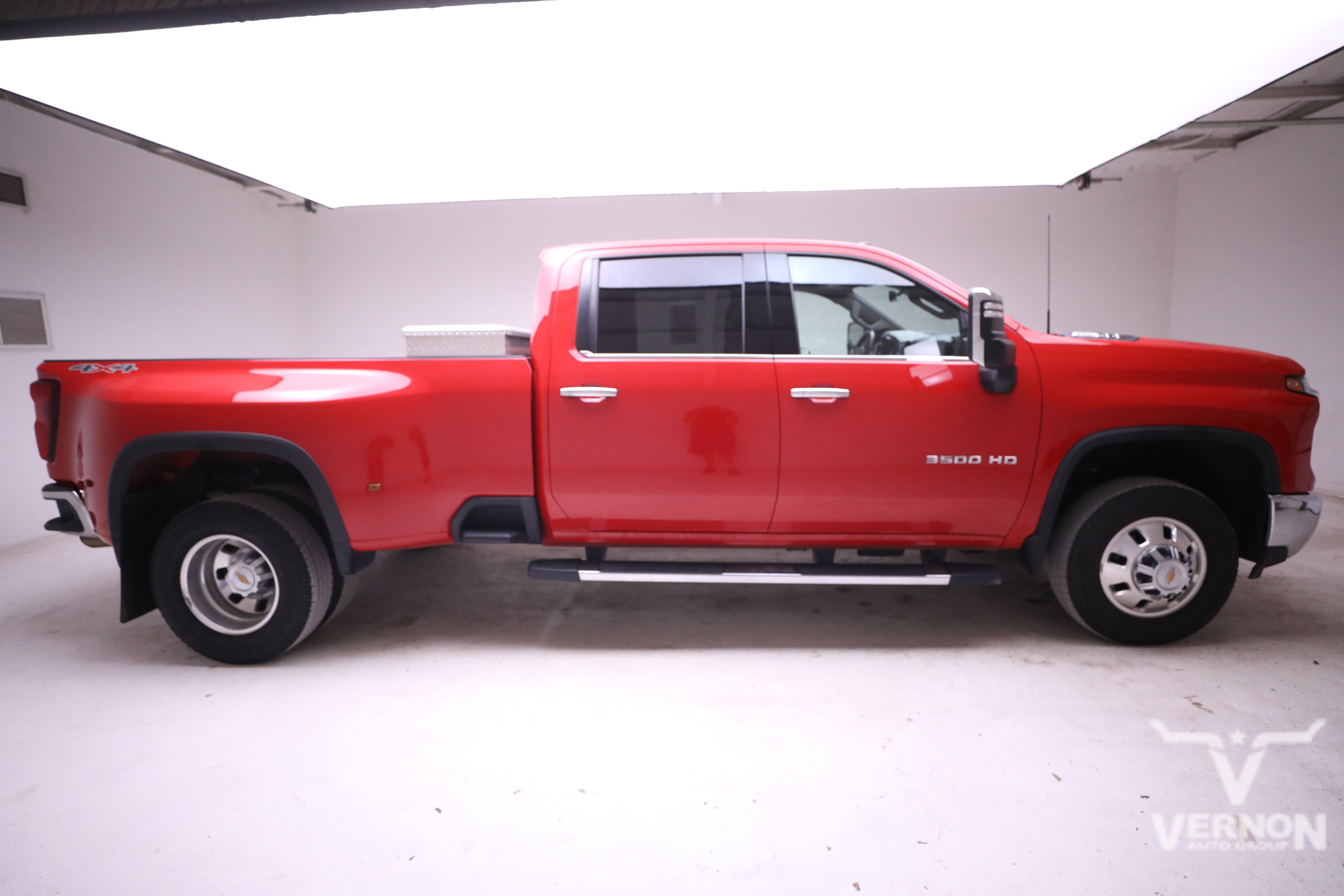 Used 2024 Chevrolet Silverado 3500 LTZ w/ LTZ Convenience Package image 6