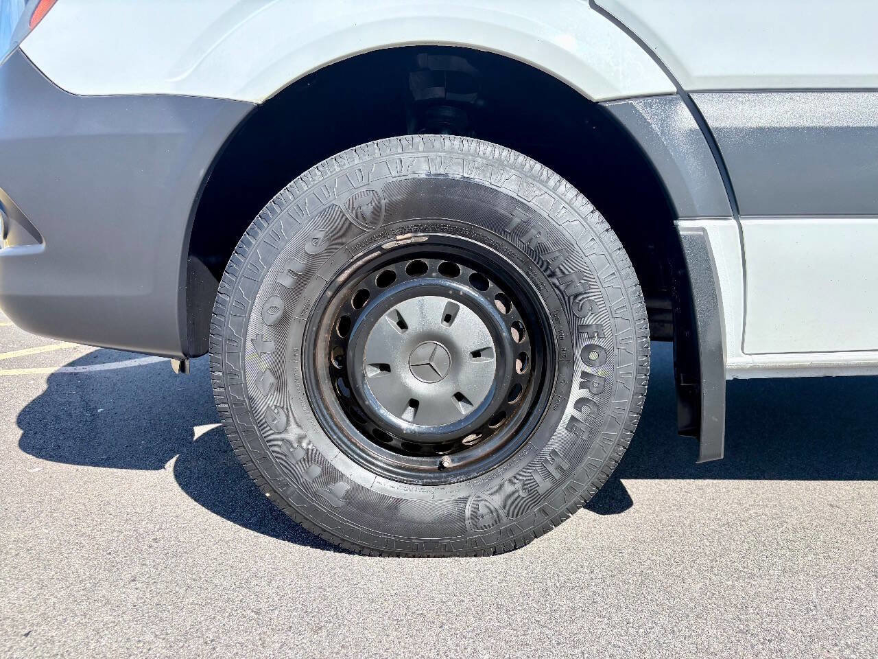 Used 2017 Mercedes-Benz Sprinter 2500 image 32