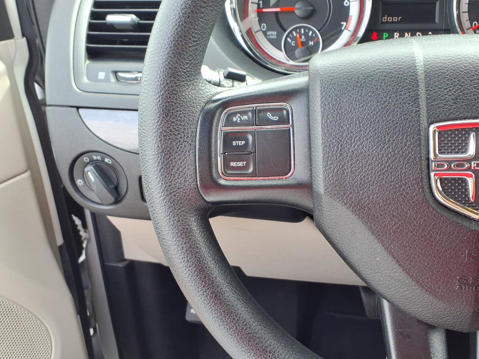 Used 2019 Dodge Grand Caravan SE w/ UConnect Hands-Free Group image 16