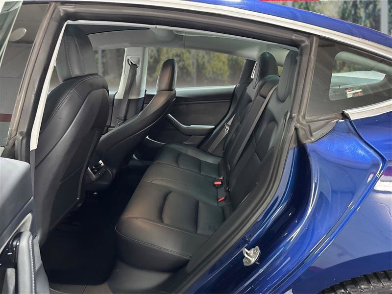 Used 2018 Tesla Model 3 Long Range image 10