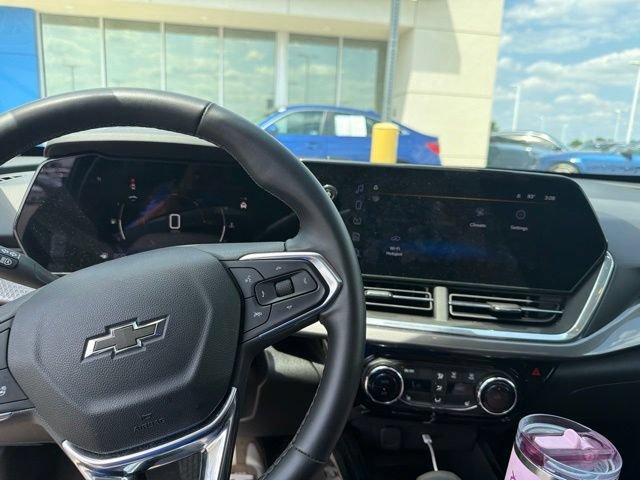 Used 2024 Chevrolet Trax ACTIV w/ Sunroof Package FWD image 13