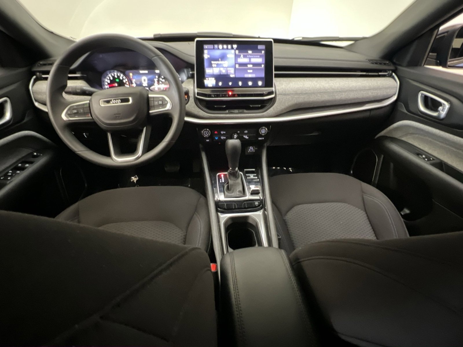 Used 2024 Jeep Compass Sport AWD/4WD image 22