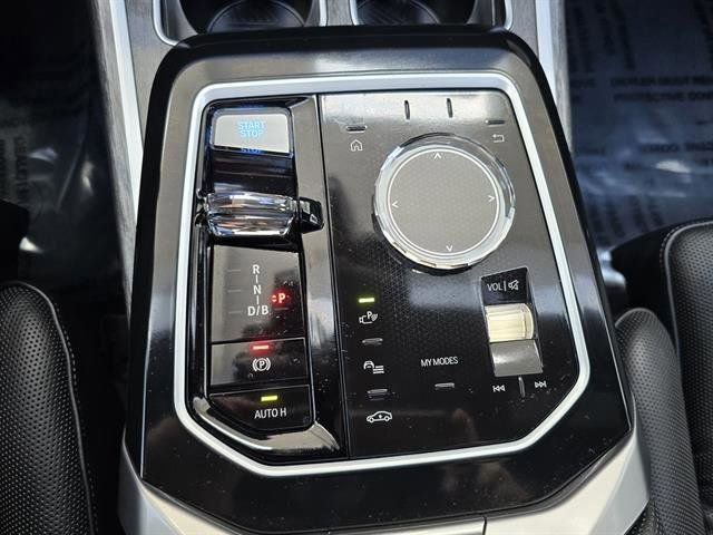 Used 2024 BMW i7 xDrive60 image 26