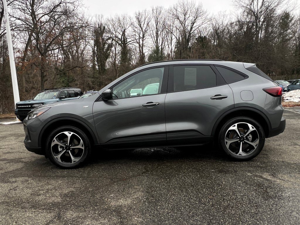 Used 2025 Ford Escape ST-Line Select w/ Tech Pack #2 image 3