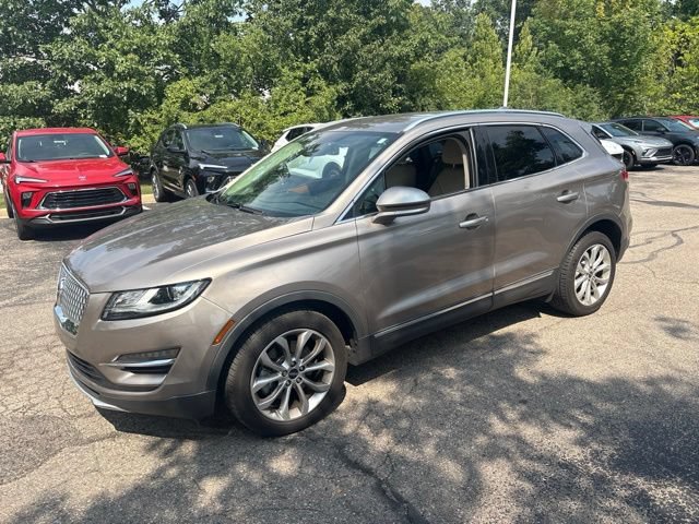 Used 2019 Lincoln MKC Select w/ Select Plus Package FWD image 1