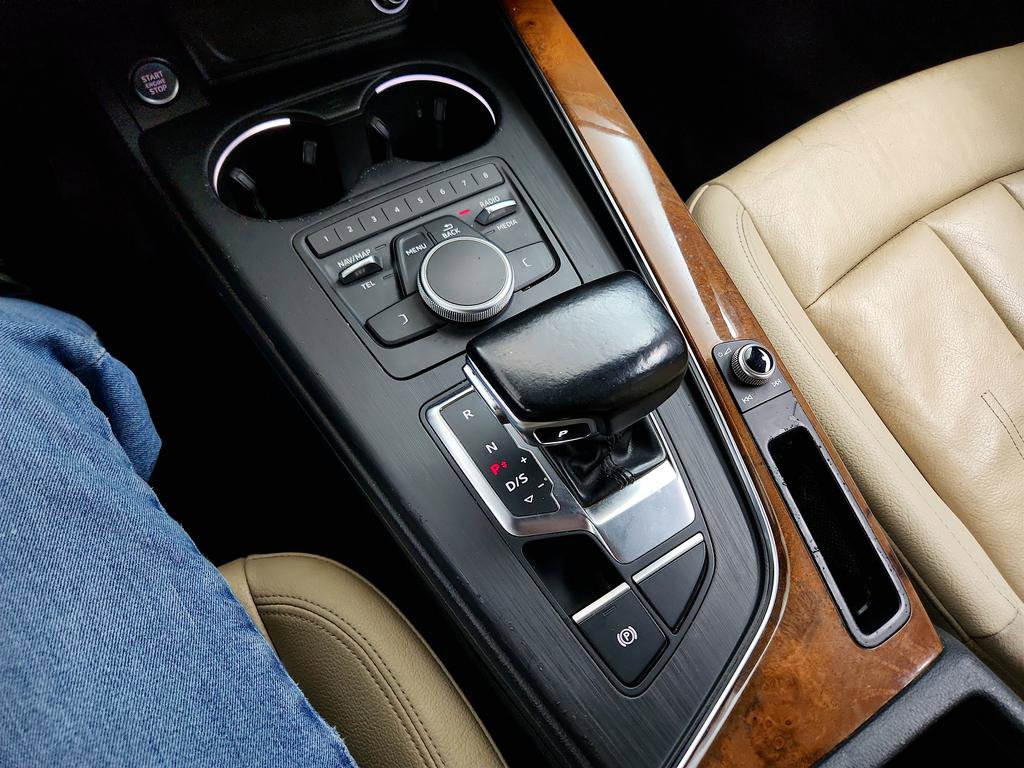 Used 2017 Audi A4 2.0T Premium image 18