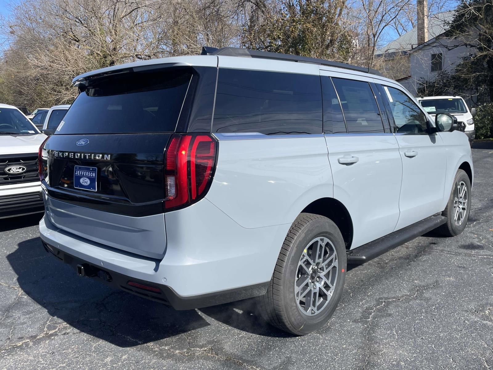 New 2026 Ford Expedition Active image 3