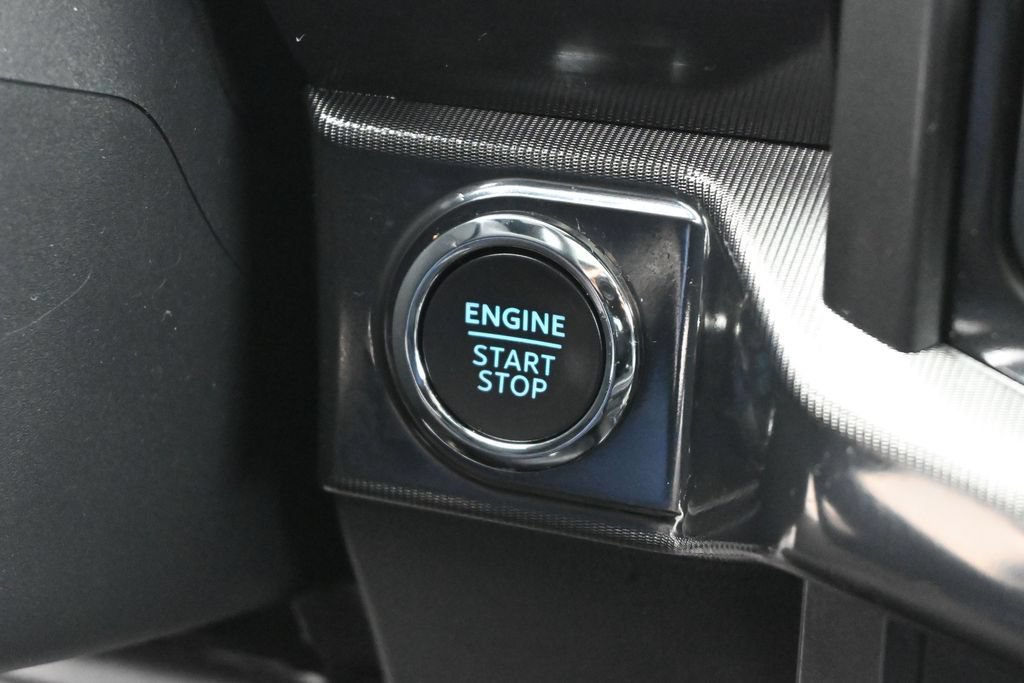 Used 2025 Ford F150 Lariat w/ Equipment Group 501A Mid AWD/4WD image 13