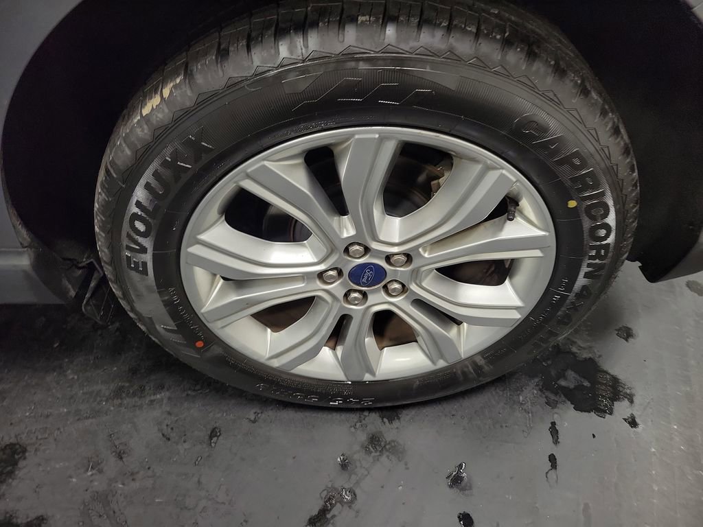 Used 2021 Ford Edge Titanium w/ Equipment Group 301A image 10