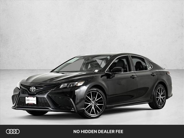 Used 2022 Toyota Camry SE FWD image 1