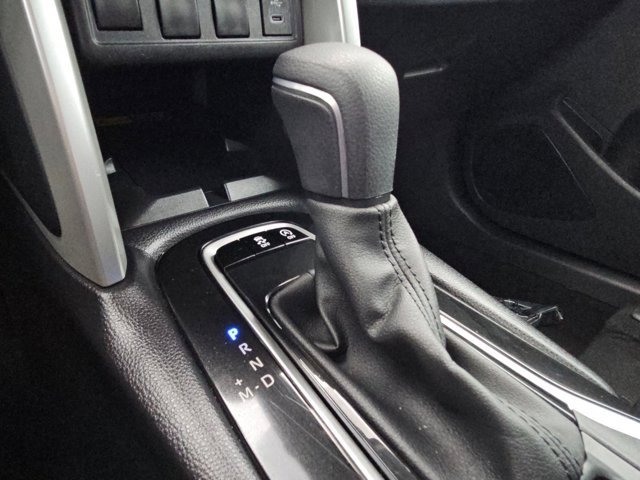 Used 2025 Toyota Corolla Cross LE image 11