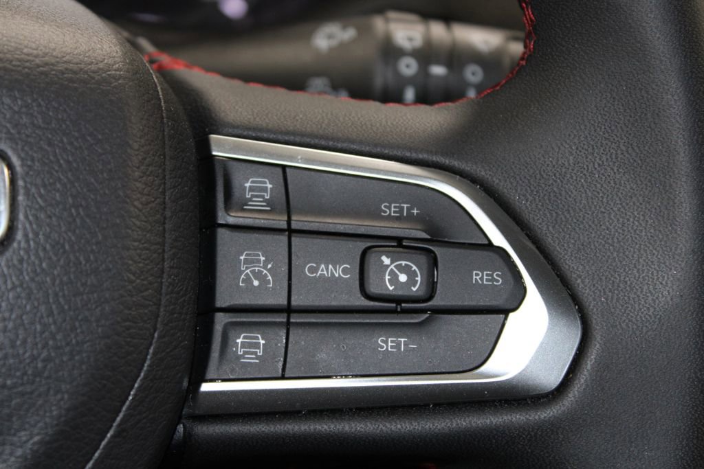 Used 2025 Jeep Compass Trailhawk image 34