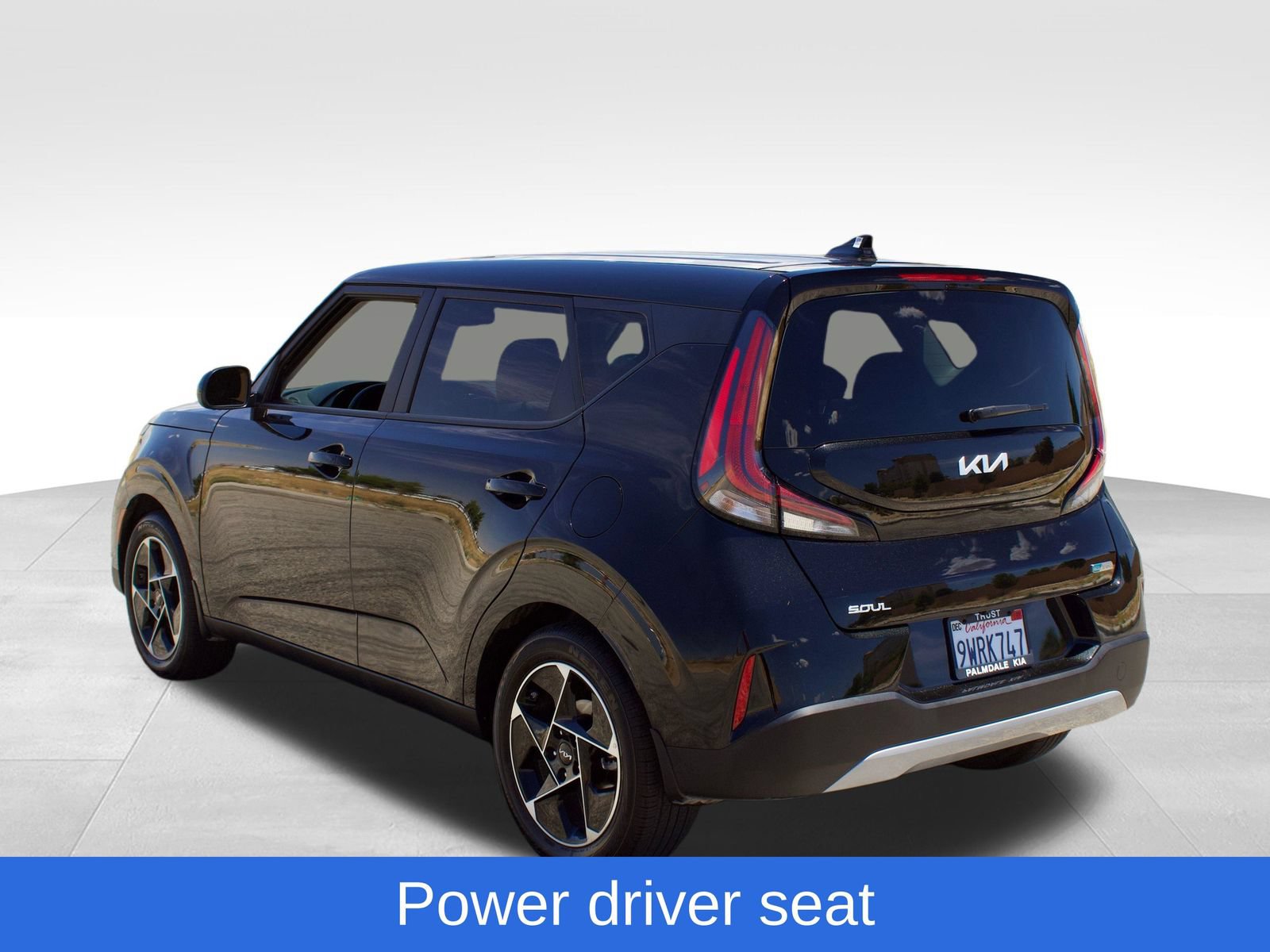 Used 2025 Kia Soul EX FWD image 8