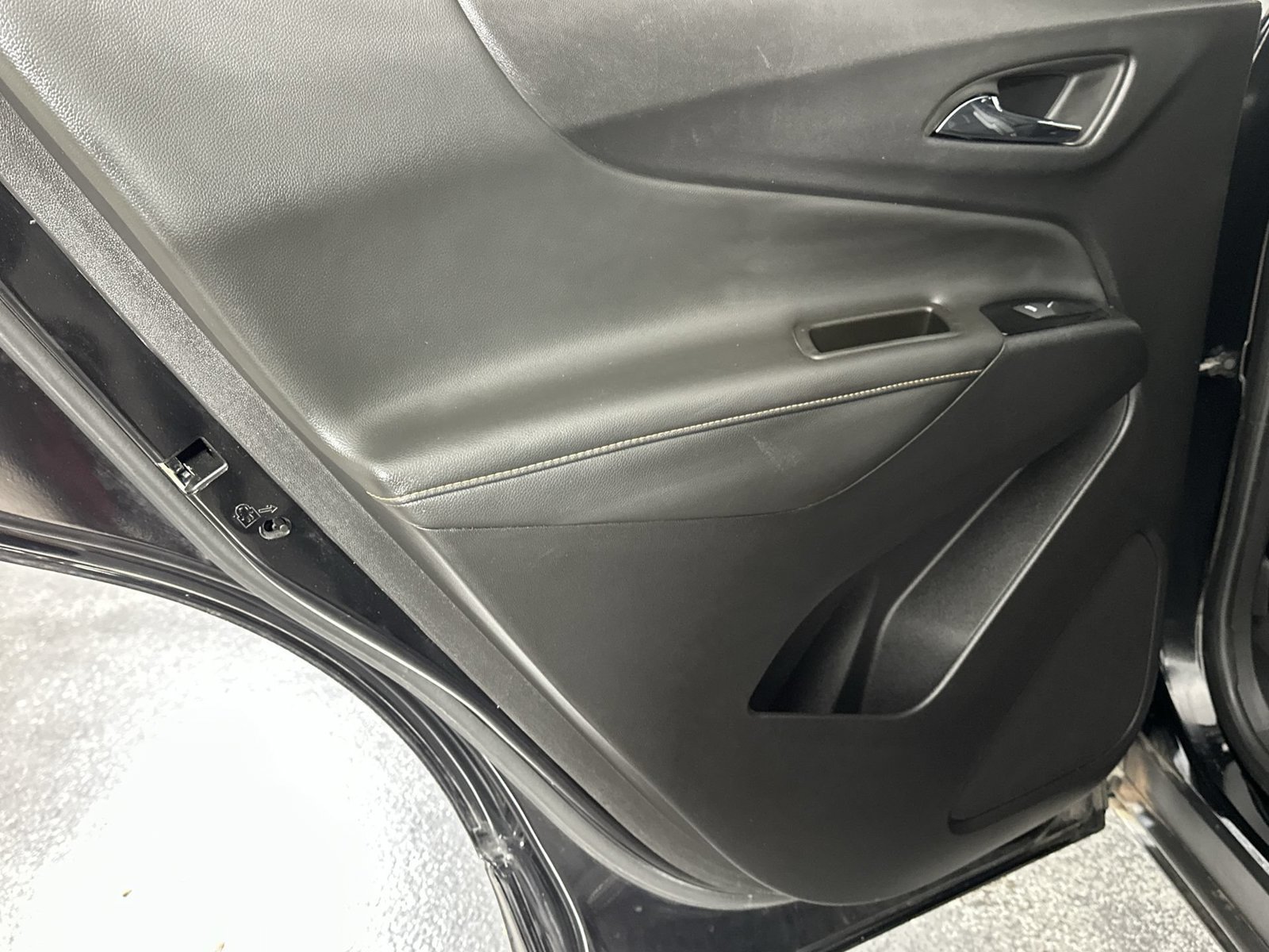 Used 2023 Chevrolet Equinox Premier FWD image 30