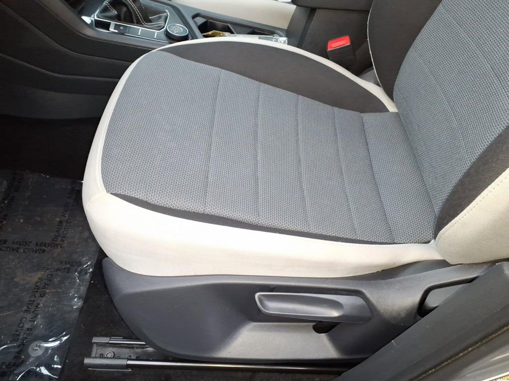 Used 2025 Volkswagen Taos S image 16