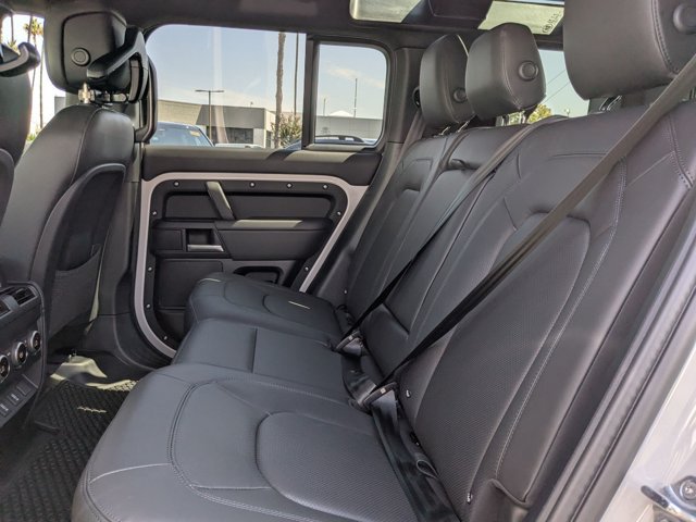 New 2026 Land Rover Defender 110 X-Dynamic SE AWD/4WD image 16