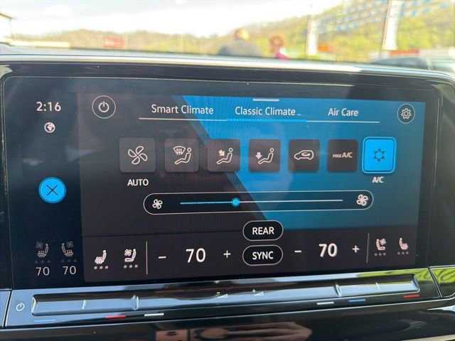 Used 2025 Volkswagen Atlas SE AWD/4WD image 23