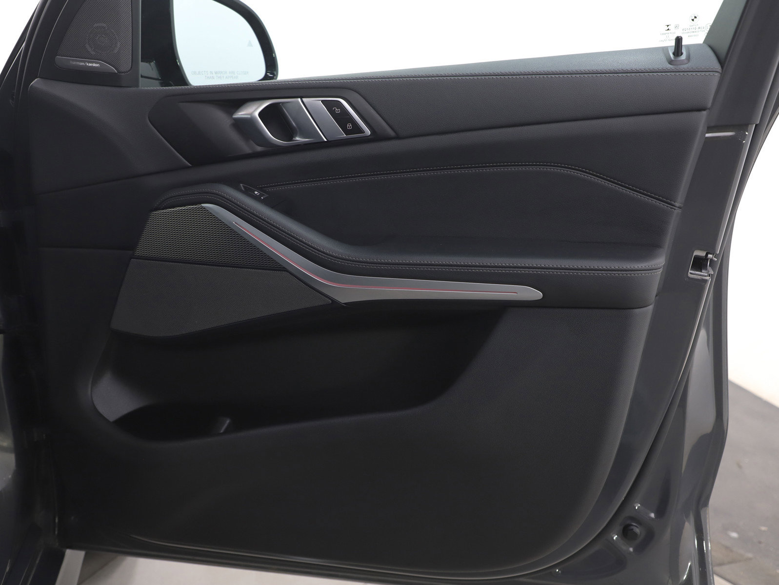 Used 2022 BMW X5 M50i image 14