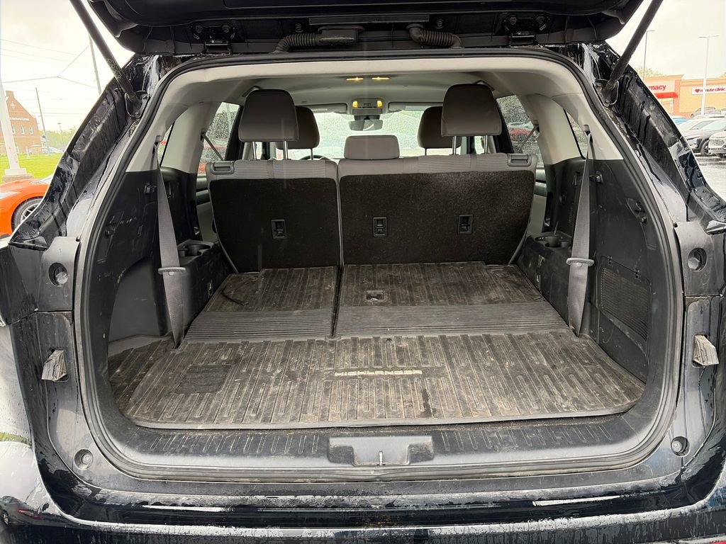 Used 2020 Toyota Highlander L FWD image 5