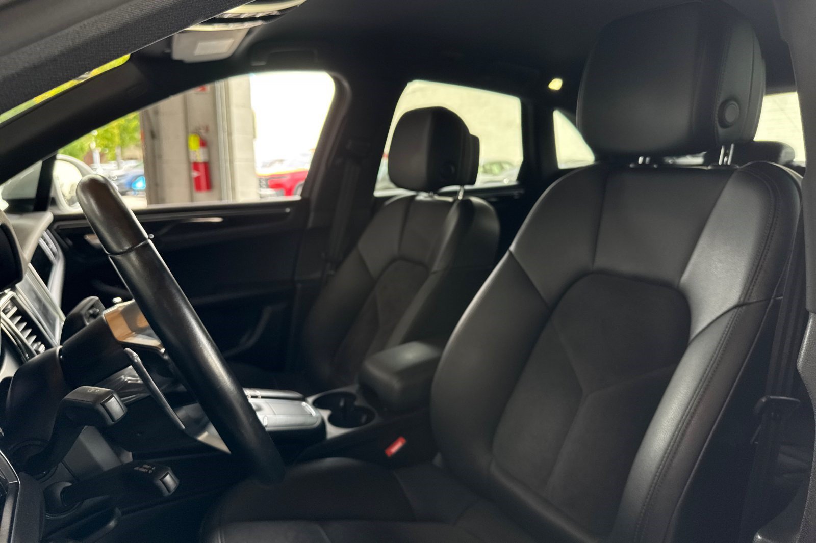 Used 2017 Porsche Macan AWD/4WD image 5