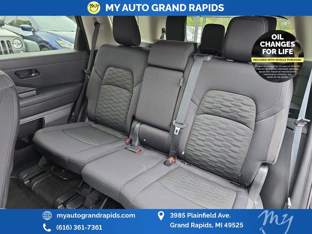 Used 2025 Nissan Pathfinder SV AWD/4WD image 32