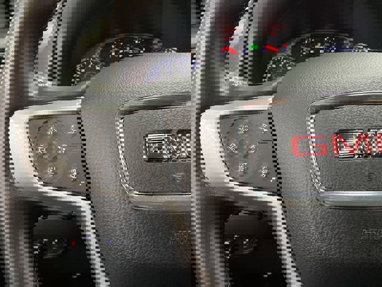 Used 2024 GMC Terrain SLT image 20