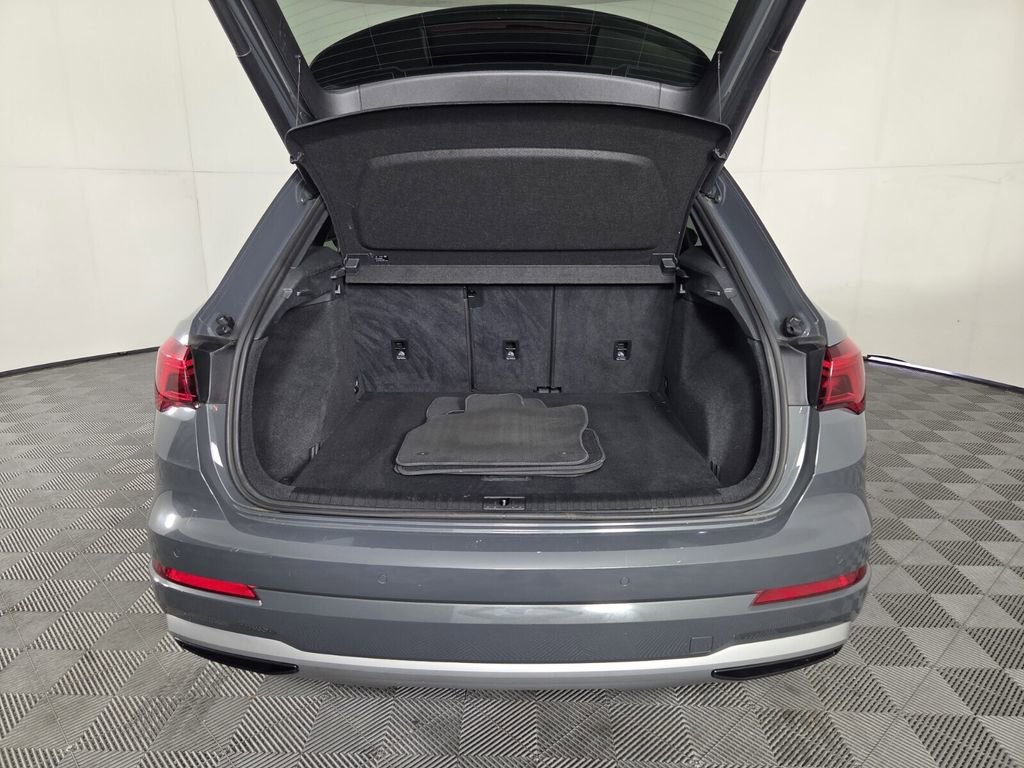 Used 2019 Audi Q3 2.0T Premium w/ Convenience Package AWD/4WD image 26
