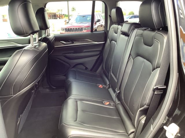 Used 2024 Jeep Grand Cherokee Limited RWD image 25