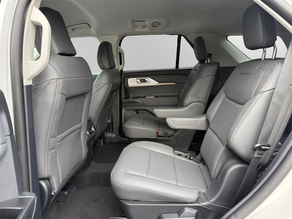 New 2025 Ford Explorer Active w/ Active Comfort Package image 15