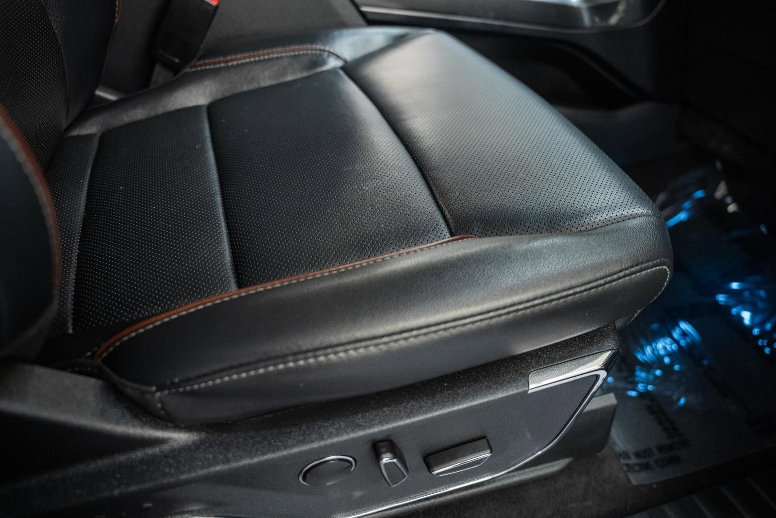 Certified 2023 Ford F150 Lariat w/ Equipment Group 502A High image 46