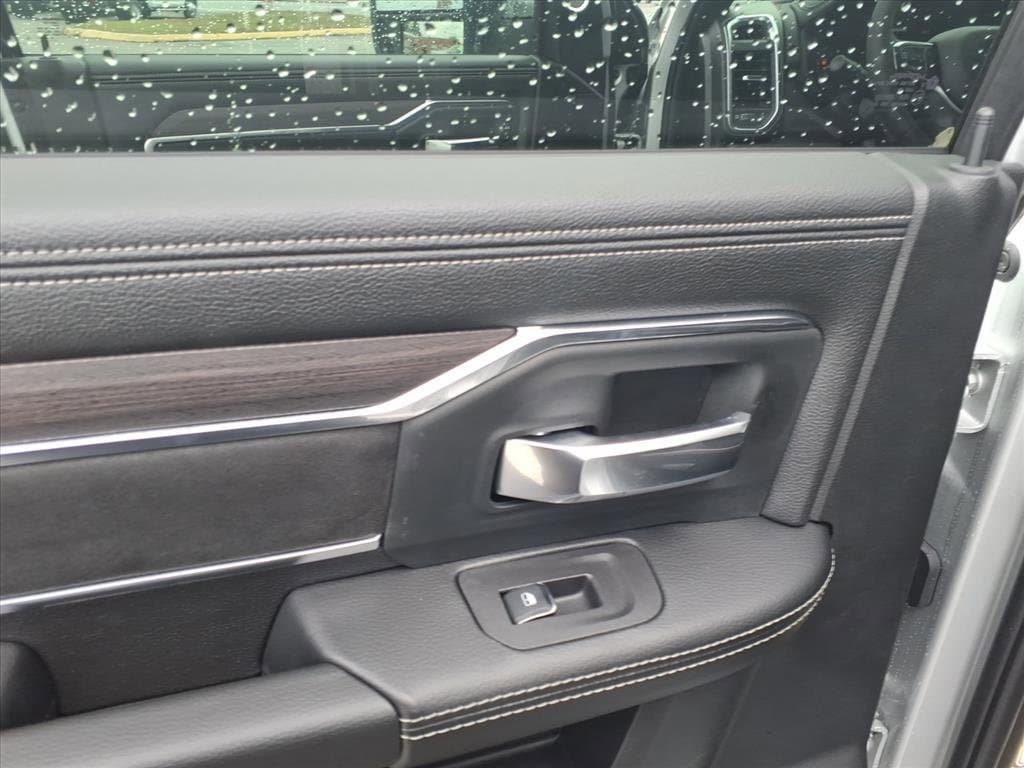 New 2026 RAM 2500 Laramie AWD/4WD image 8