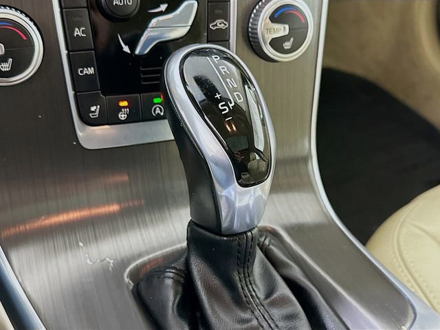 Used 2016 Volvo V60 T5 Platinum image 18