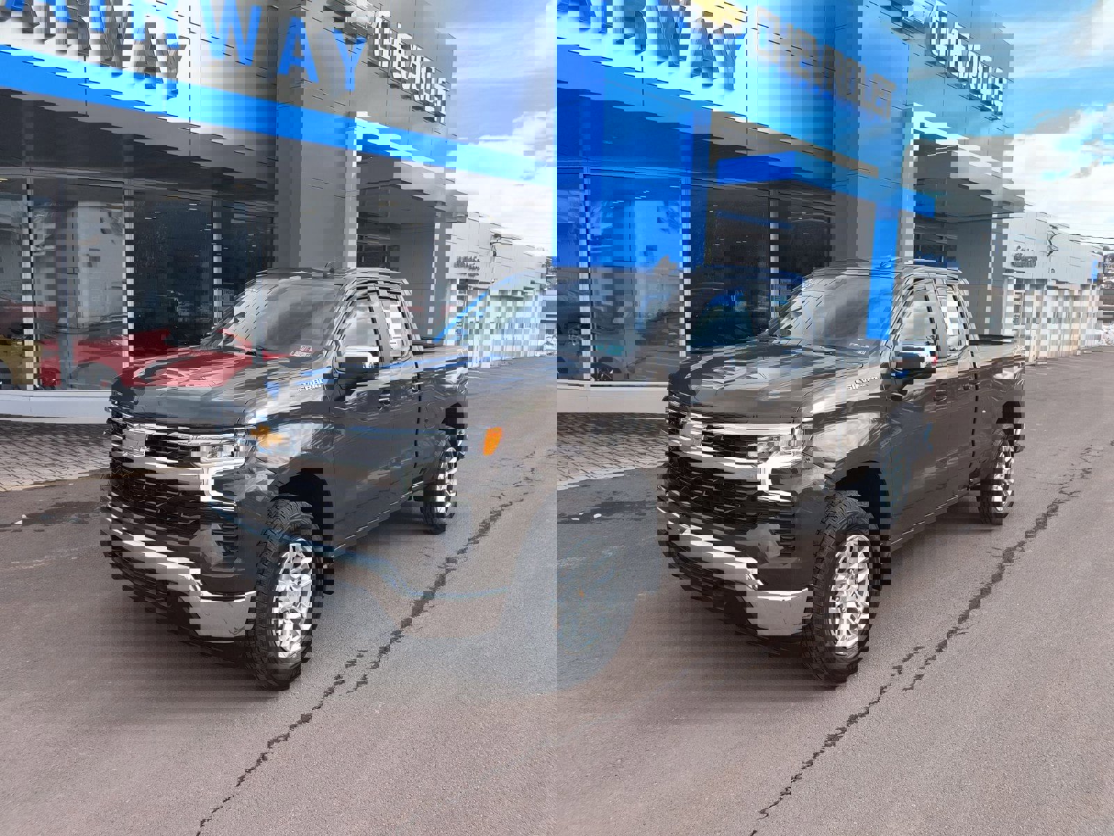 Used 2023 Chevrolet Silverado 1500 LT image 4