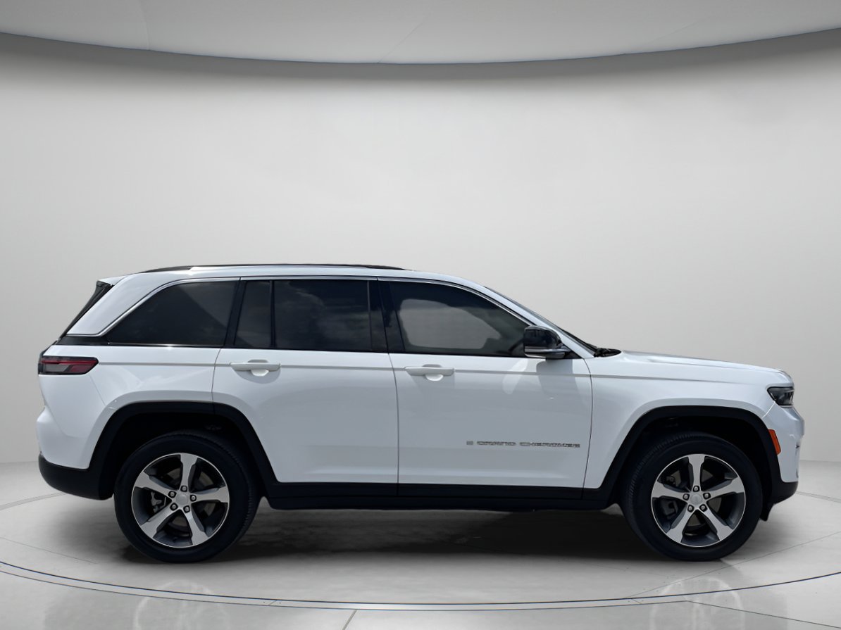 Used 2022 Jeep Grand Cherokee Limited 4xe AWD/4WD image 2