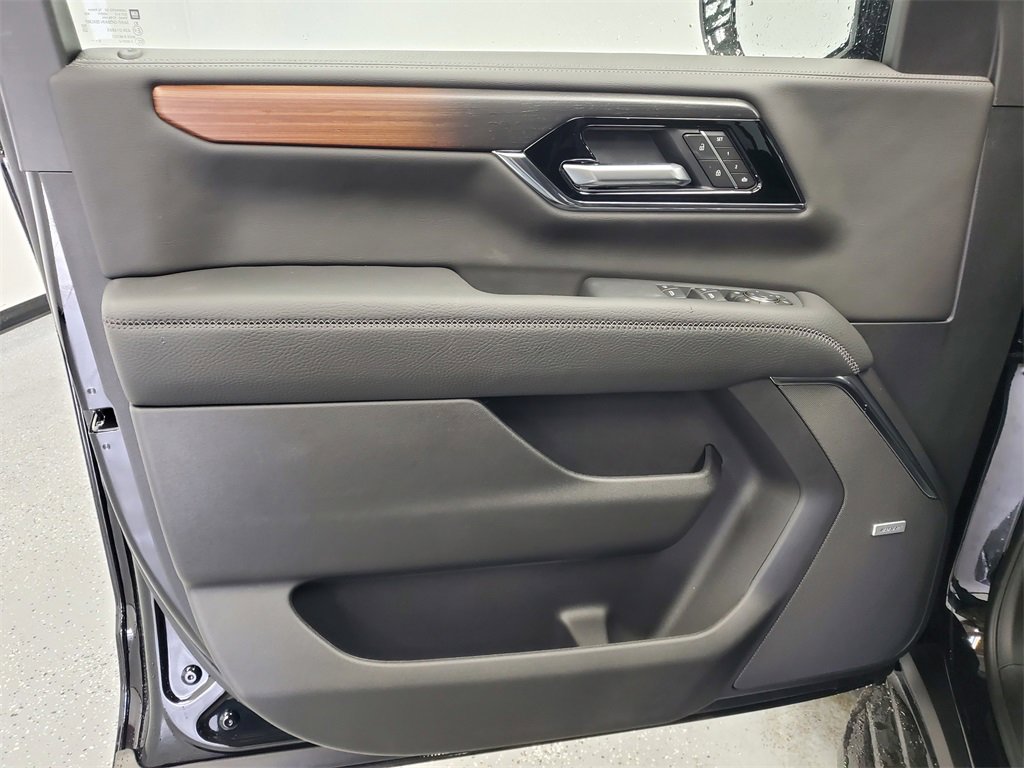 New 2026 GMC Yukon XL Denali w/ LPO, Floor Liner Package image 8