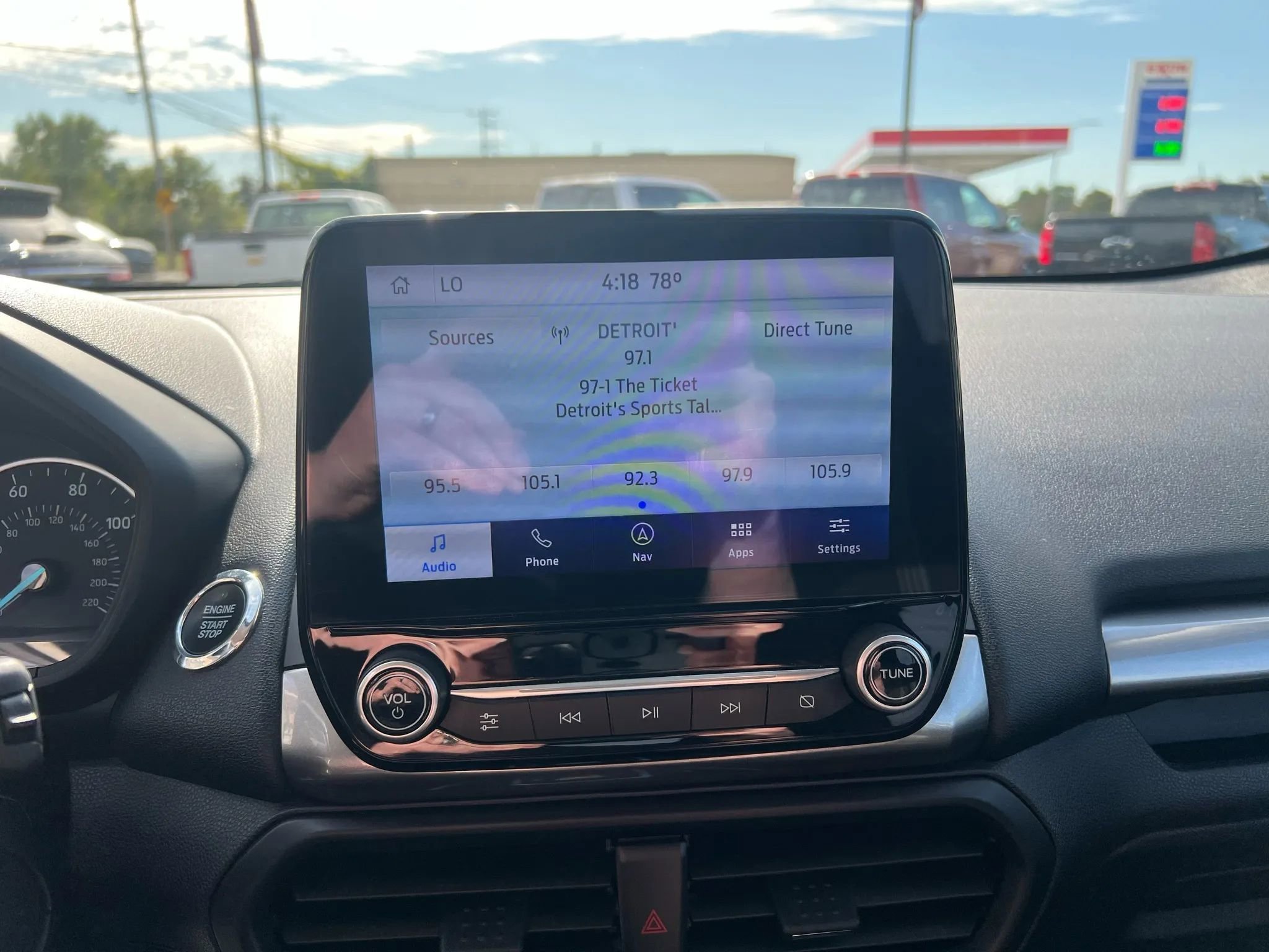 Used 2020 Ford EcoSport SES w/ SES Black Appearance Package image 22