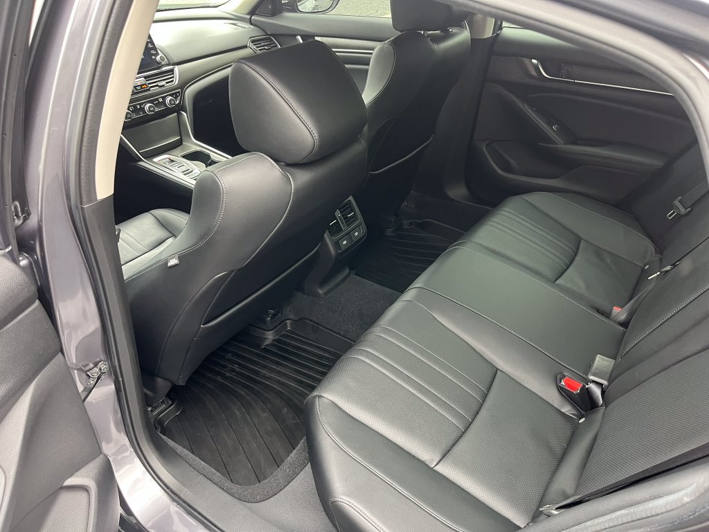 Used 2022 Honda Accord Touring image 10
