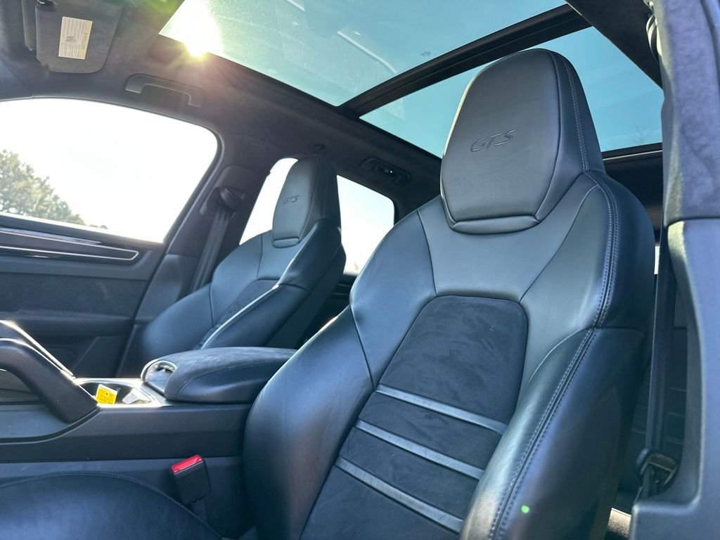 Used 2022 Porsche Cayenne GTS image 15