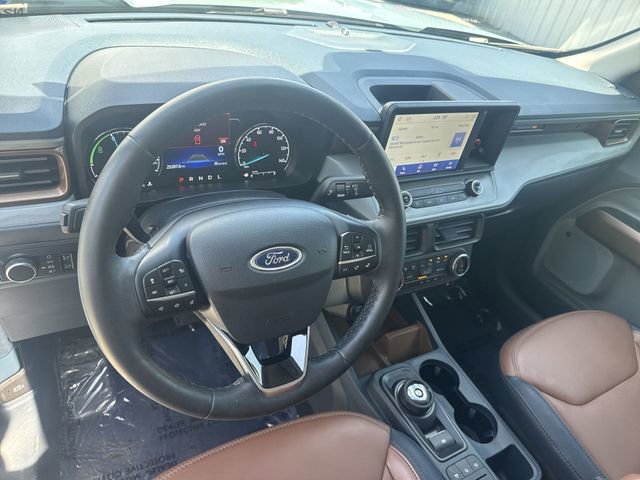 Used 2023 Ford Maverick Lariat w/ Lariat Luxury Package FWD image 16