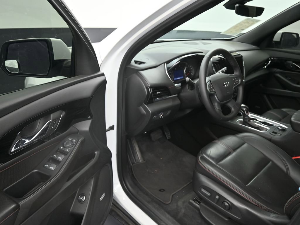 Used 2022 Chevrolet Traverse RS FWD image 10