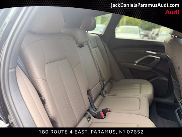 Used 2025 Audi Q5 Premium w/ Convenience Package AWD/4WD image 17