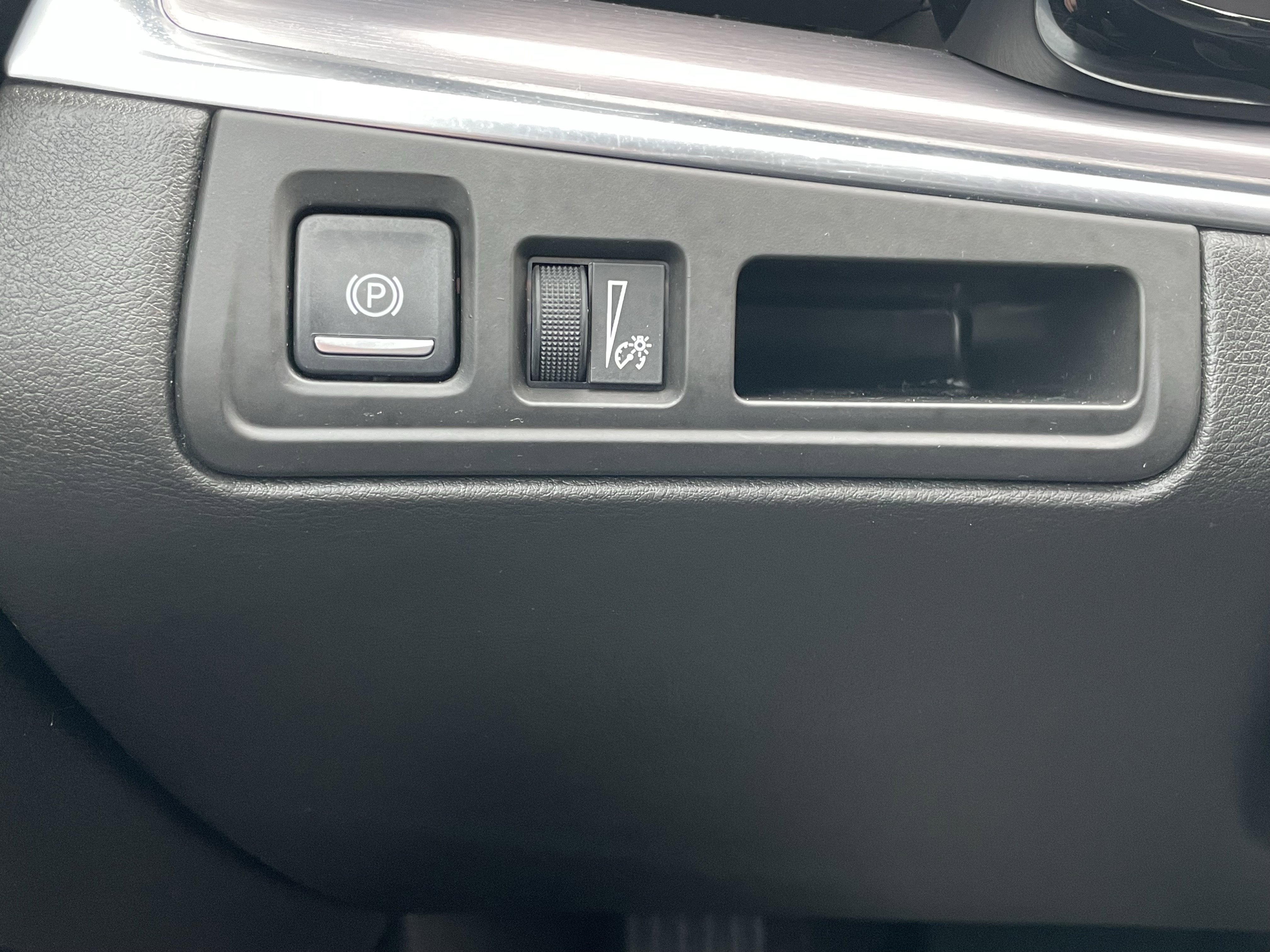 Used 2017 Cadillac XT5 Luxury image 14