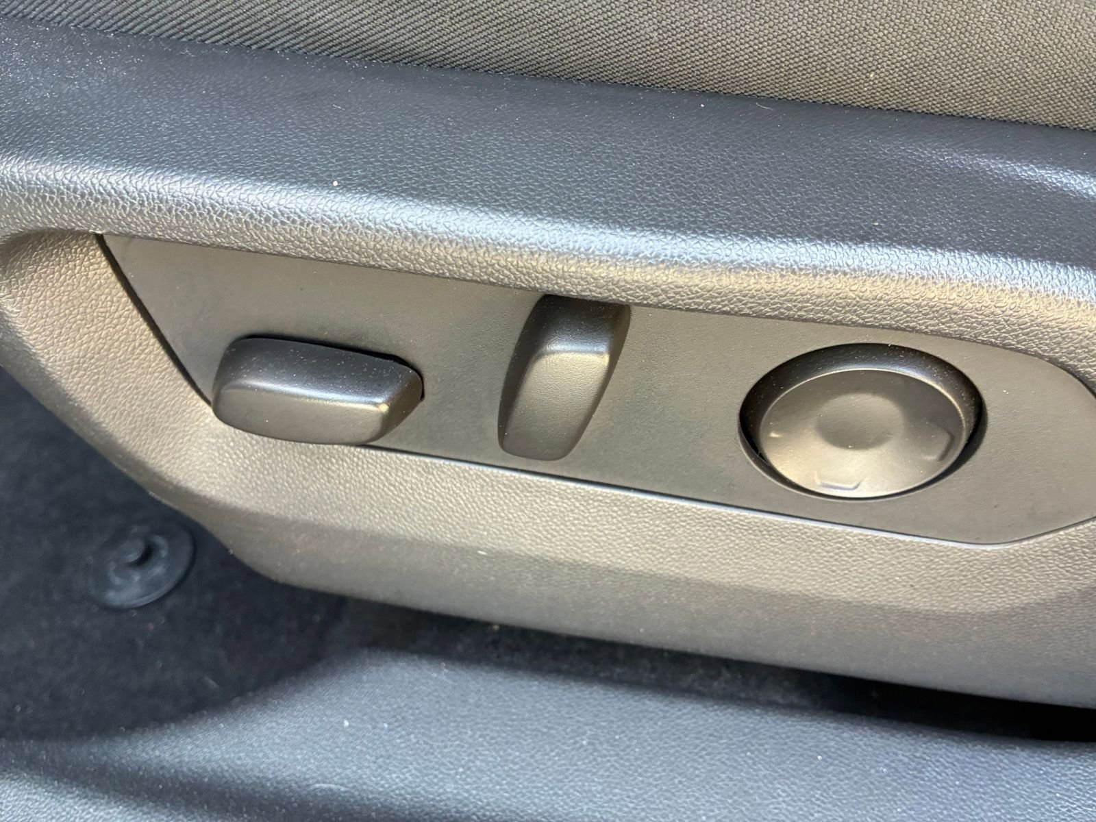 Used 2024 Buick Envision Sport Touring image 23