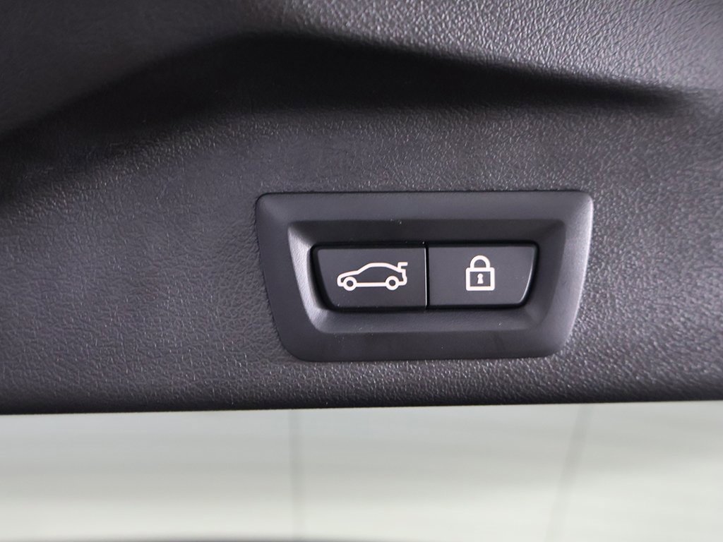 Used 2021 BMW X5 M50i w/ Premium Package image 23