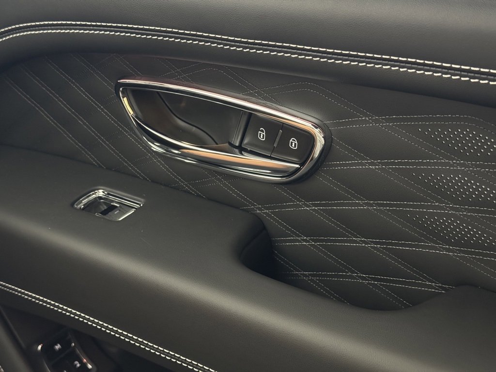 New 2025 Bentley Bentayga image 69