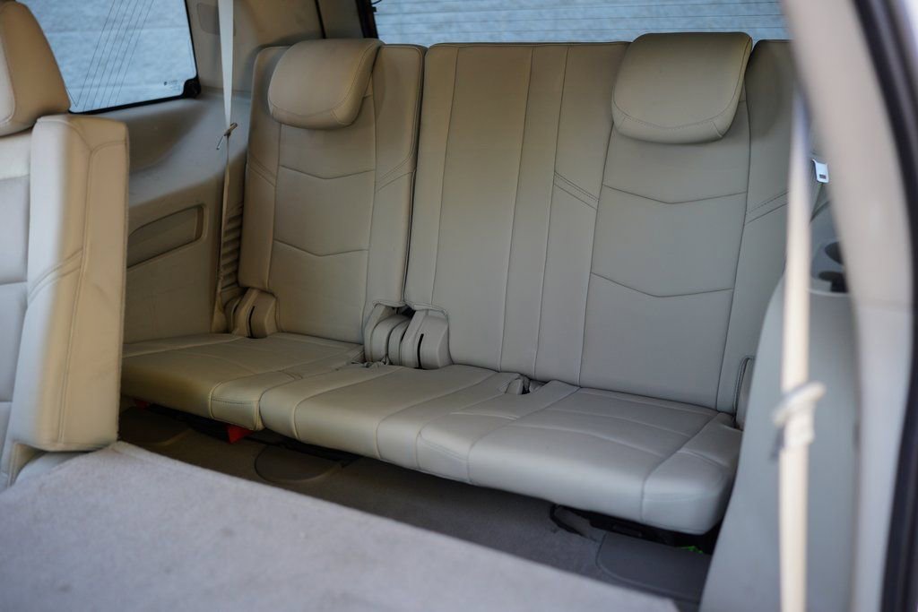 Used 2016 Cadillac Escalade Luxury image 25