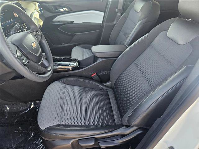 Used 2025 Chevrolet Trax LT image 15