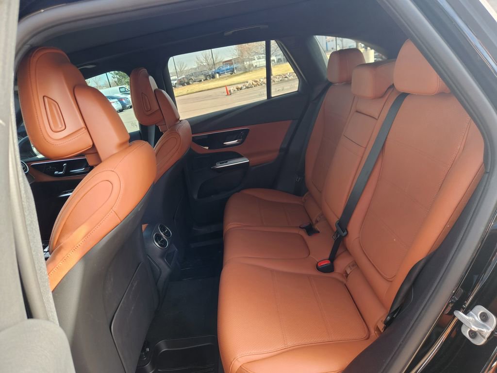 Used 2026 Mercedes-Benz GLC 300 4MATIC image 21